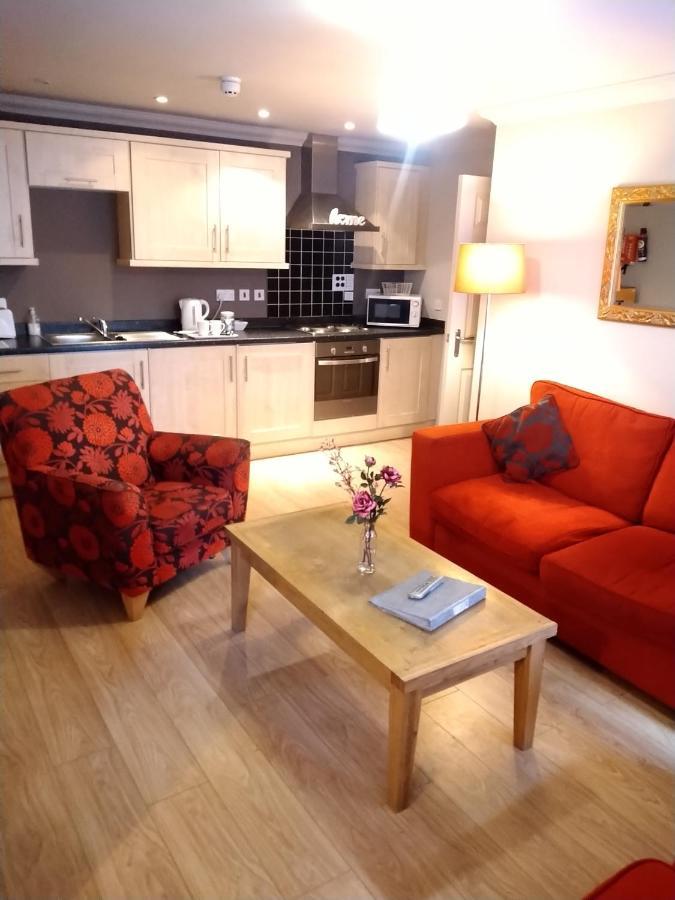 יורק Victoria Cloisters Apartments מראה חיצוני תמונה