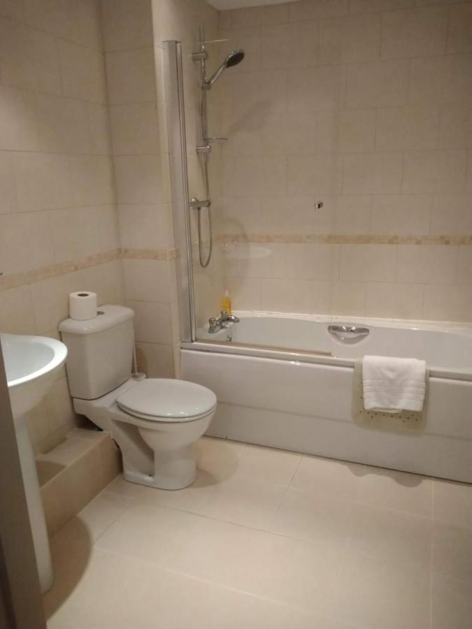יורק Victoria Cloisters Apartments מראה חיצוני תמונה