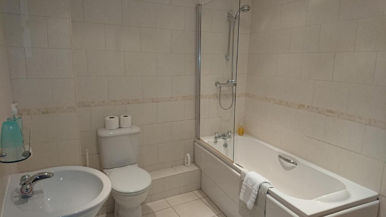 יורק Victoria Cloisters Apartments מראה חיצוני תמונה