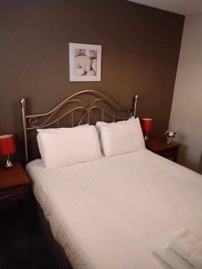 יורק Victoria Cloisters Apartments מראה חיצוני תמונה