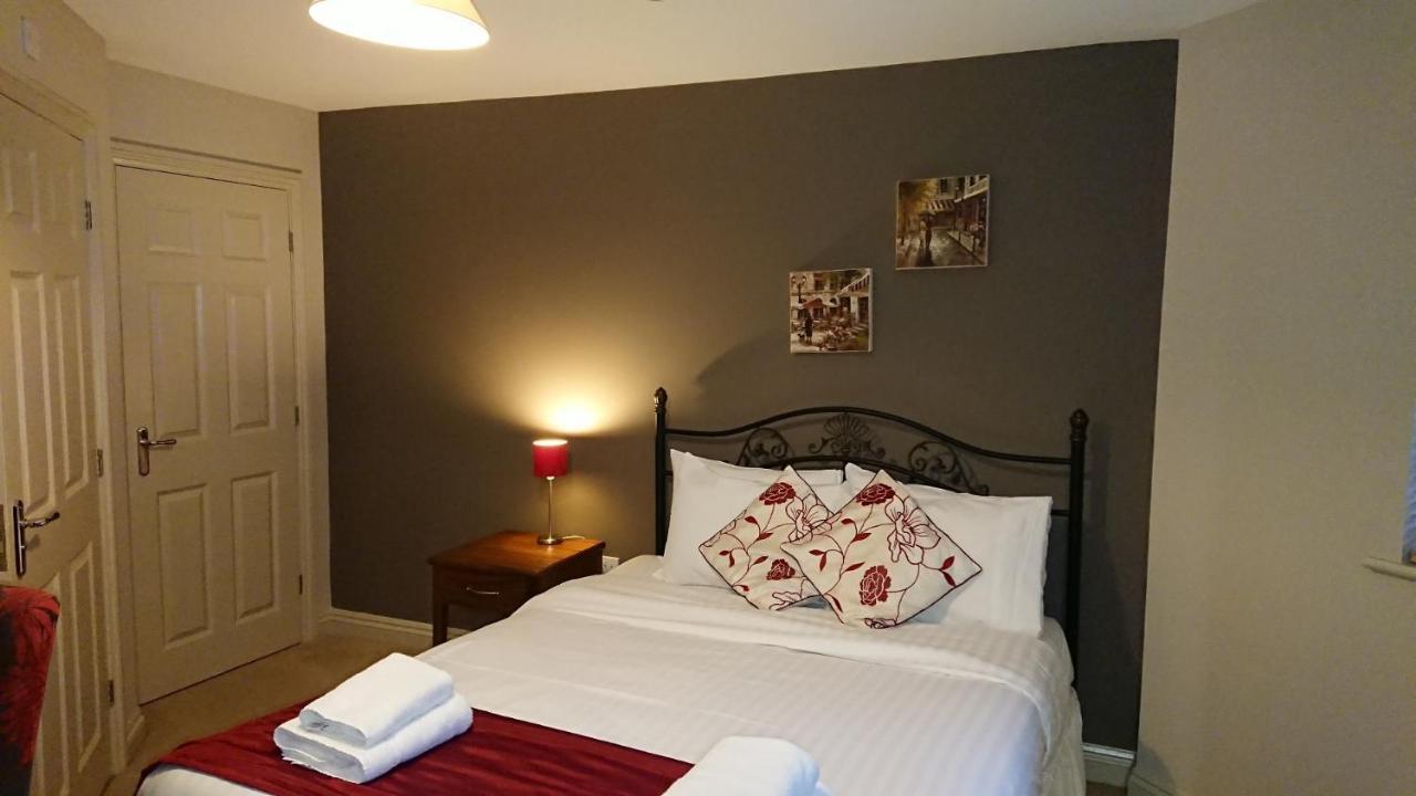 יורק Victoria Cloisters Apartments מראה חיצוני תמונה