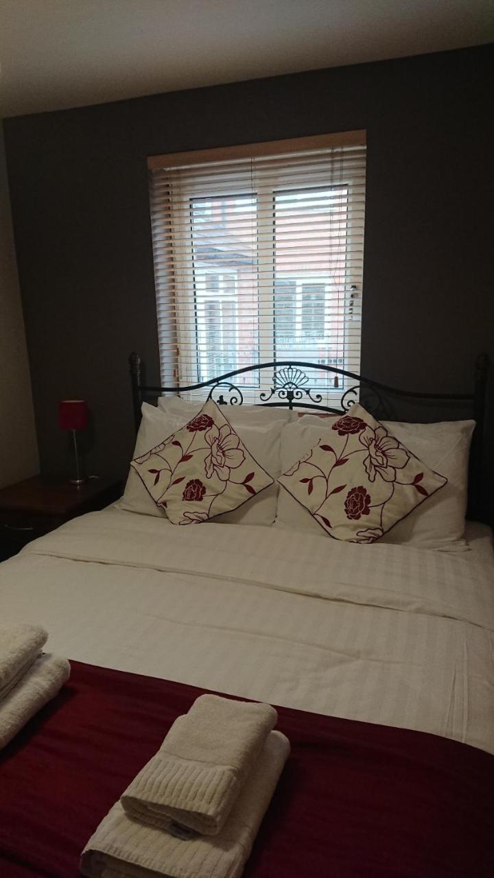יורק Victoria Cloisters Apartments מראה חיצוני תמונה