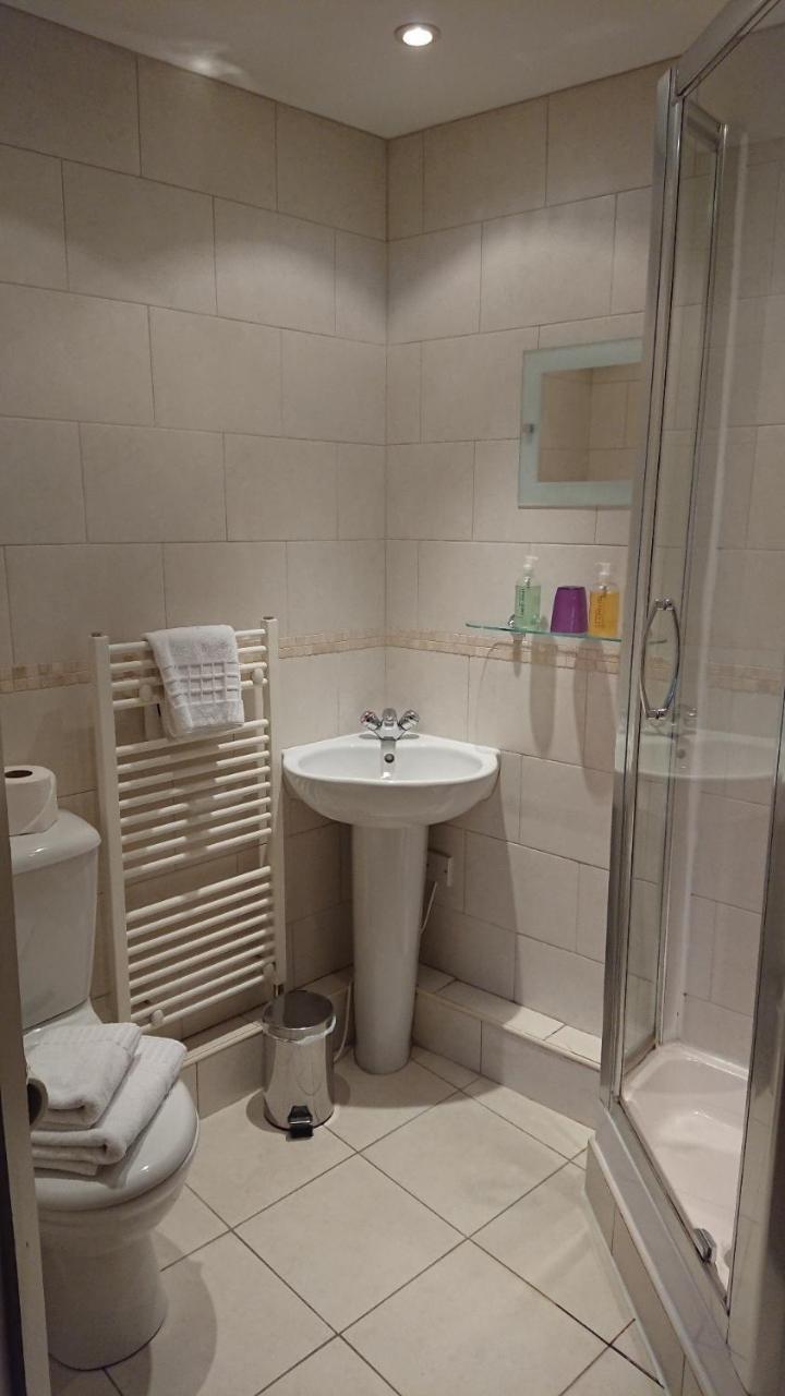 יורק Victoria Cloisters Apartments מראה חיצוני תמונה